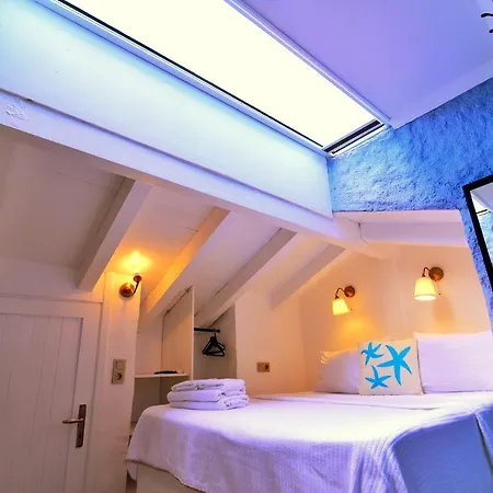 Maison D'azur Bed and breakfast 2*