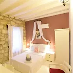 Alojamento de Acomodação e Pequeno-almoço Maison D'azur 4*