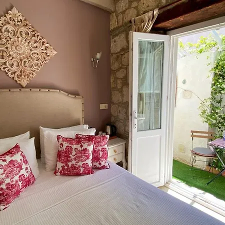 Maison D'azur Bed & Breakfast