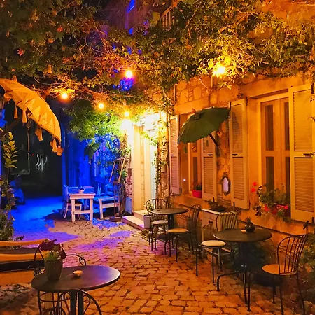 Maison D'azur Bed & Breakfast