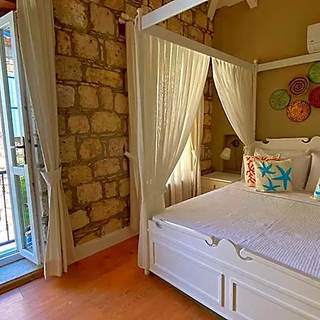 Maison D'azur Bed and breakfast 4*