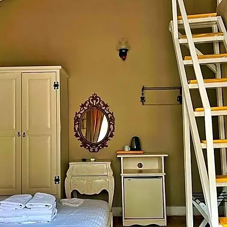 Maison D'azur 4*